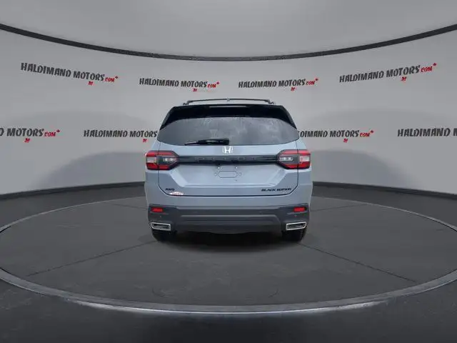 2023 Honda Pilot Black Edition AWD | AC Seats | Heated Seats in Cars & Trucks in Hamilton - Image 8