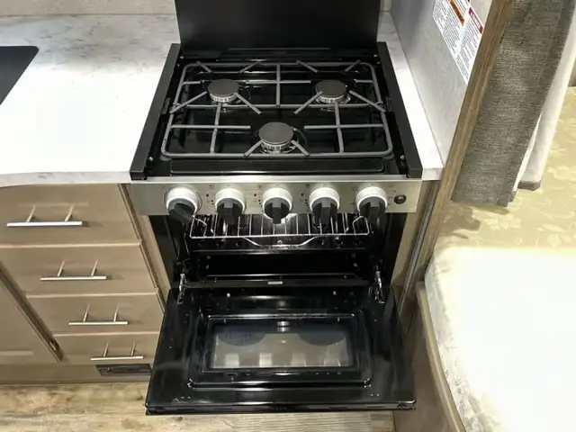 2023 Adventurer LP Class C Adventurer 24DS in RVs & Motorhomes in St. Albert - Image 30