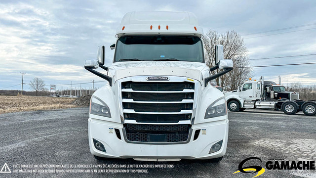 2020 FREIGHTLINER CASCADIA HIGHWAY / SLEEPER TRUCK / TRACTOR in Heavy Trucks in Chilliwack - Image 3