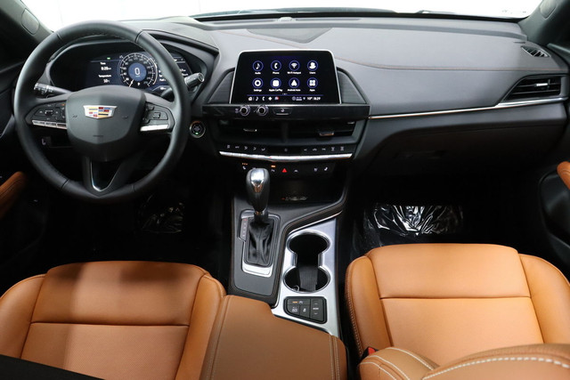 2024 Cadillac CT4 Premium Luxury dans Autos et camions  à Ville de Montréal - Image 3