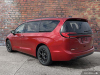 This Chrysler Pacifica Hybrid boasts a Gas/Electric V-6 3.6 L/220 engine powering this Variable tran... (image 2)