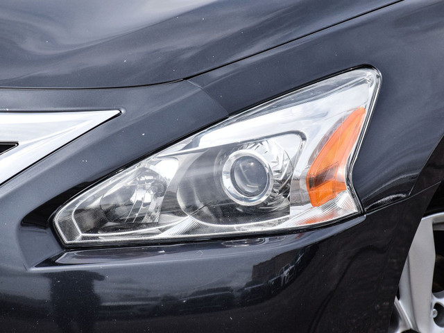 2013 Nissan Altima 2.5 S *AS-IS* 2.5L, AUTO, ALLOYS in Cars & Trucks in Oakville / Halton Region - Image 3
