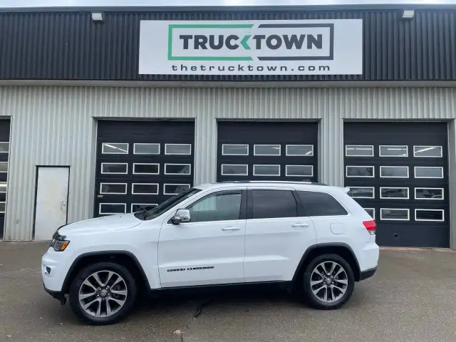 2018 Jeep Grand Cherokee in Cars & Trucks in Ottawa - Image 2