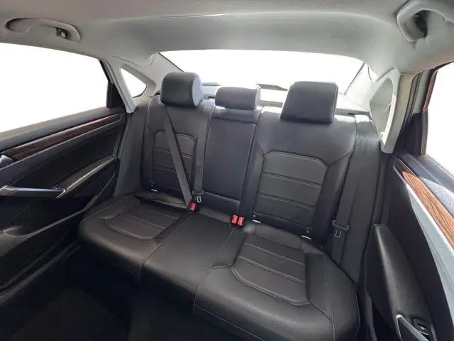 2022 VOLKSWAGEN PASSAT HIGHLINE in Cars & Trucks in Calgary - Image 16