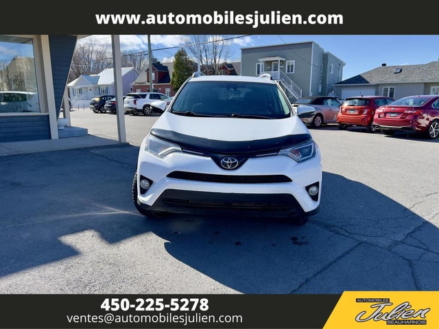  2018 Toyota RAV4 LE / Bluetooth / Sièges chauffants / Camera in Cars & Trucks in West Island - Image 3