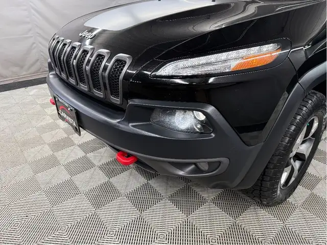 2017 Jeep Cherokee TRAILHAWK L 4X4 - REMOTE START/LEATHER INTERI in Cars & Trucks in Winnipeg - Image 6