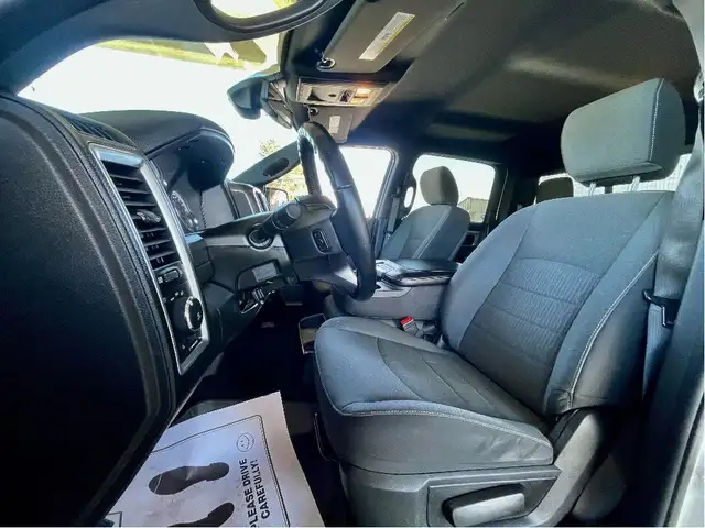 2022 Ram 1500 Classic Warlock CREW 4WD 5.7L HEMI B/U CAMERA dans Autos et camions dans Delta/Surrey/Langley - Image 20