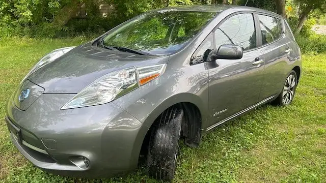 2016 Nissan Leaf S in Cars & Trucks in Oakville / Halton Region - Image 4