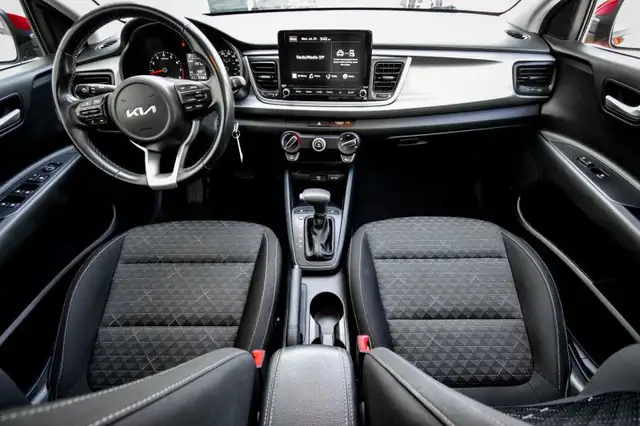 2023 Kia Rio 5-door LX+ IVT - Heated Seats - Apple CarPlay in Cars & Trucks in Kingston - Image 16