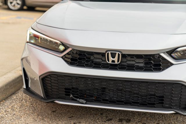 2026 Honda Civic Sedan Hybrid Sport Touring in Cars & Trucks in Edmonton - Image 3