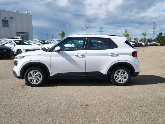 2022 Hyundai Venue Preferred | Backup Cam | Heated Seats in Cars & Trucks in Edmonton - Image 2