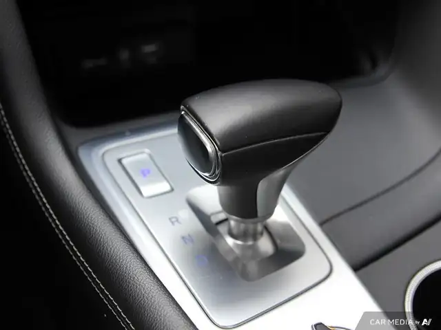 2020 Genesis G70 2.0T Advanced adaptive cruise control |nappa... in Cars & Trucks in London - Image 24