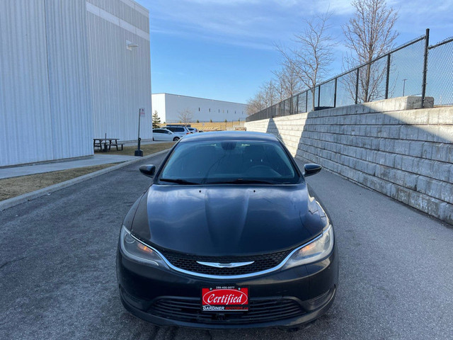 2015 Chrysler 200 LX 4dr Front-wheel Drive Sedan Automatic in Cars & Trucks in Mississauga / Peel Region - Image 3
