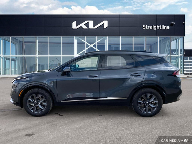 2023 Kia Sportage Hybrid SX Hybrid AWD, Dual Displays, Panoramic in Cars & Trucks in Medicine Hat - Image 4