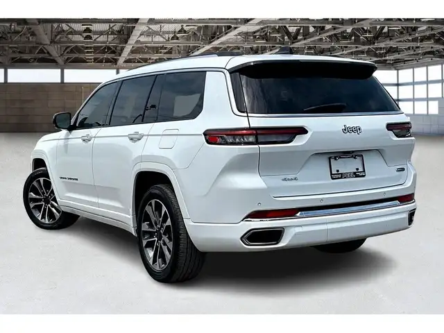 2023 Jeep Grand Cherokee L Overland 4x4 | Massage Seats | McInto in Cars & Trucks in Mississauga / Peel Region - Image 13