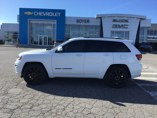 2019 Jeep Grand Cherokee in Cars & Trucks in Oshawa / Durham Region - Image 2