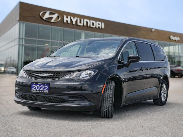2022 Chrysler Grand Caravan SXT | Heated Steering Wheel in Cars & Trucks in Guelph - Image 3