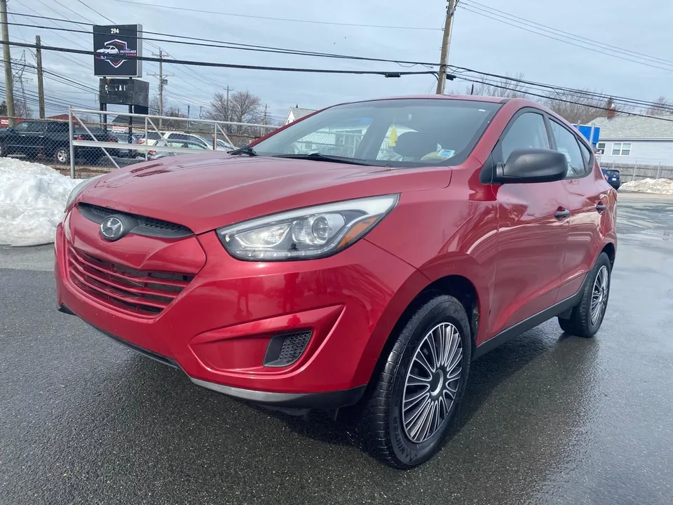 2014 Hyundai Tucson GL 2.0L | Manual Transmission | Heated Seats