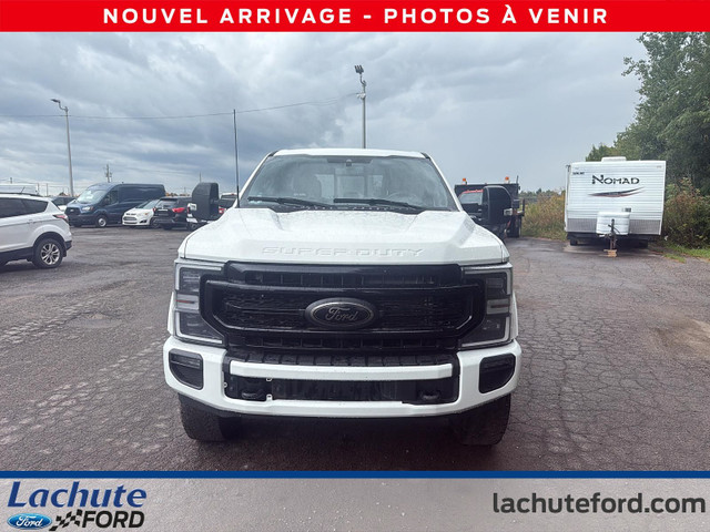 Ford Super Duty F-350 SRW LARIAT 4WD Crew Cab 6.75' Box 2022 à v dans Autos et camions  à Laurentides - Image 2