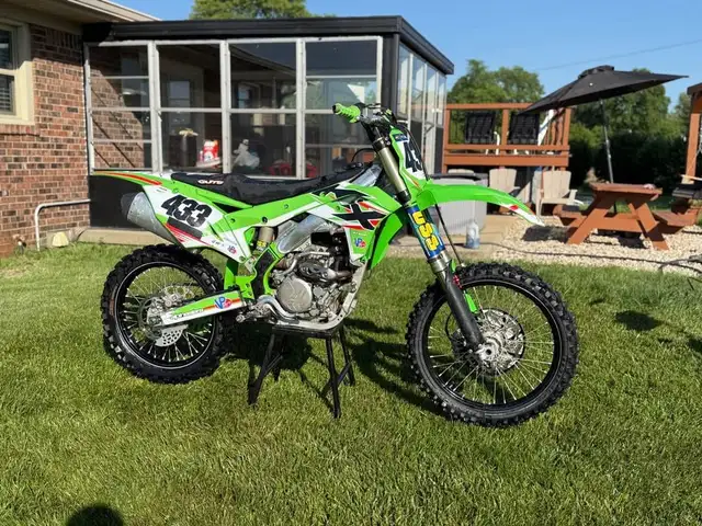2020 KAWASAKI KX450-GREEN! in Dirt Bikes & Motocross in Delta/Surrey/Langley - Image 2