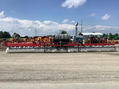 WILMAR REDBULL BROADCAST HOODED SPRAYER 42’, 3PT HITCH, 400 GALLON TANK New/Used : Used