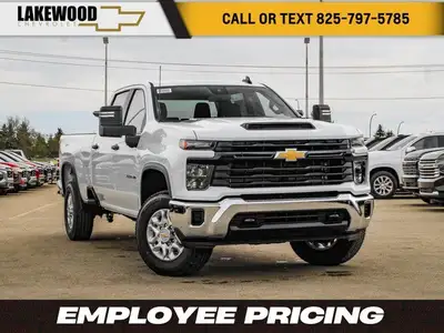 This Chevrolet Silverado 3500HD boasts a Gas V8 6.6L/400 engine powering this Automatic transmission...