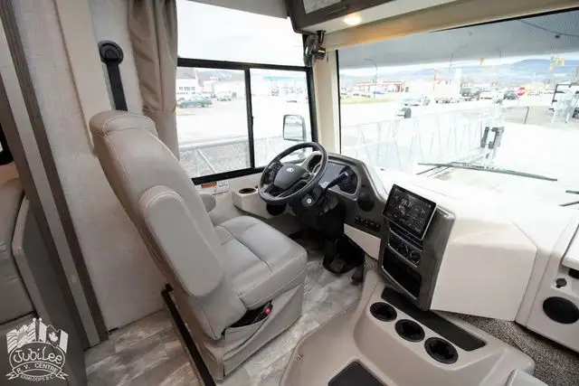2023 Thor Motor Coach 31C in RVs & Motorhomes in Kamloops - Image 7
