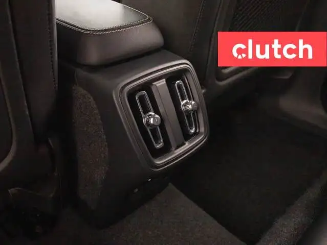 2021 Volvo XC40 T5 R-Design AWD w/ Apple CarPlay & Android Auto, in Cars & Trucks in Bedford - Image 21