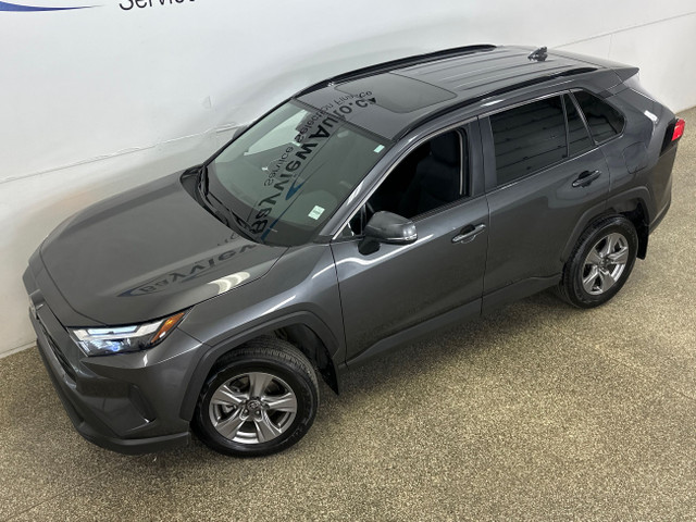 2022 Toyota RAV4 XLE XLE/AWD/ROOF/14KM! in Cars & Trucks in Belleville - Image 2