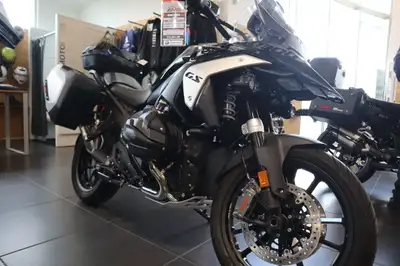 2024 BMW R 1300 GS Triple Black The world is yours There are no impossible ambitions, only the wrong...