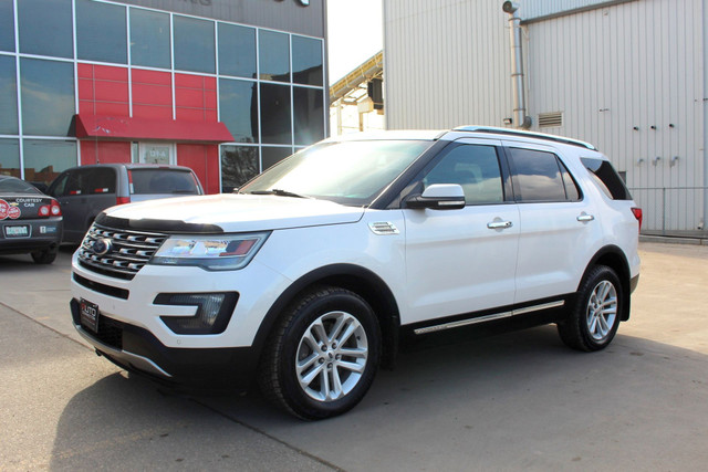 2016 Ford Explorer - AWD - NAV - COOLED SEATS - MOONROOF - SONY in Cars & Trucks in Saskatoon - Image 3