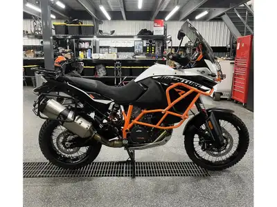 2015 KTM 1190 SUPER ADVENTURE R Les photos peuvent être à titre indicatif et sans inscription. Les p...