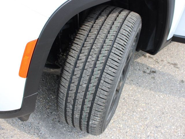 2025 Jeep Grand Cherokee L Altitude 4x4, Sunroof, Remote Start in Cars & Trucks in Calgary - Image 2