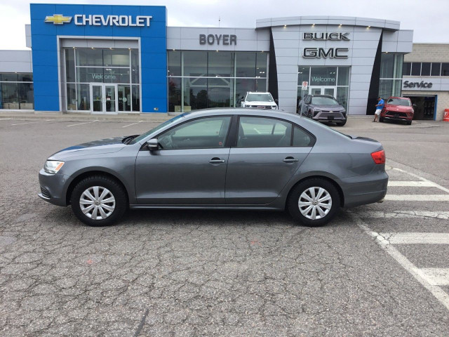 2014 Volkswagen Jetta Sedan in Cars & Trucks in Oshawa / Durham Region - Image 2