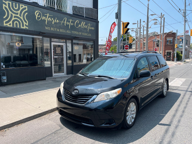 2015 TOYOTA SIENNA !!! LE !!! AWD !! CERTIFIED ! CLEAN TITLE ! in Cars & Trucks in City of Toronto