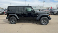 This 2025 JEEP WRANGLER 4-DOOR SPORT has the following options Cloth Low-Back Bucket Seats, Apple Ca... (image 9)