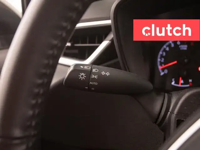 2021 Toyota Corolla SE w/ Apple CarPlay & Android Auto, Heated F dans Autos et camions dans Ottawa - Image 22