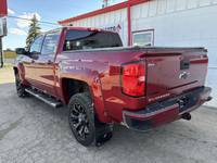 LT | 4X4 | CREW CAB | 5.3L V8 | HEATED SEATS | TONNEAU COVER | FENDER FLARES This 2018 Chevrolet Sil... (image 7)