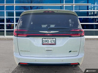 This Chrysler Pacifica Hybrid has a strong Gas/Electric V-6 3.6 L/220 engine powering this Variable... (image 4)