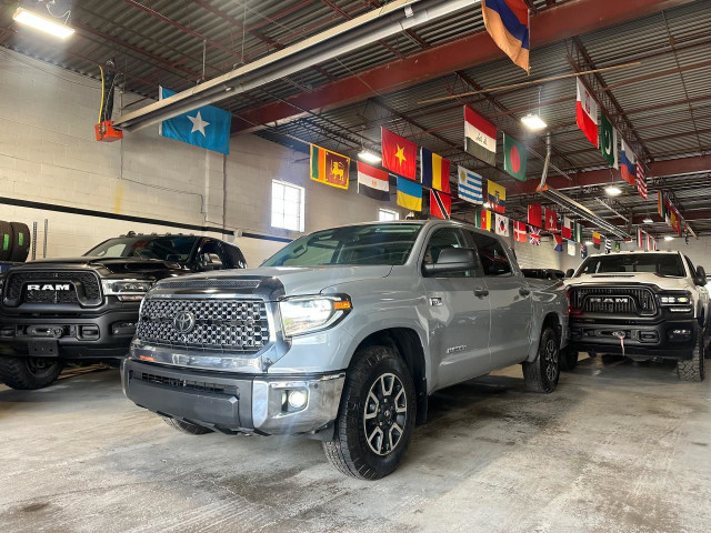 2021 Toyota Tundra 4X4 CrewMax SR5 in Cars & Trucks in City of Toronto