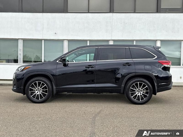 2018 Toyota Highlander XLE AWD in Cars & Trucks in Edmonton - Image 3