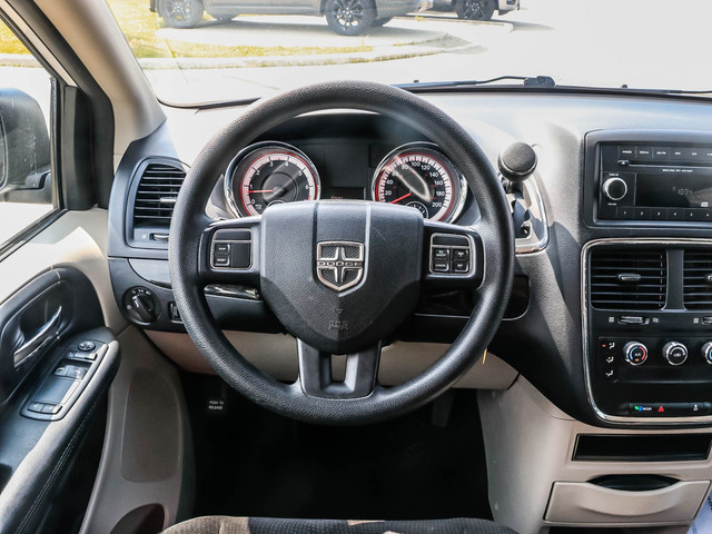 2017 Dodge Grand Caravan CVP/SXT STOW AND GO | LOW KMS | Cust... in Cars & Trucks in London - Image 3