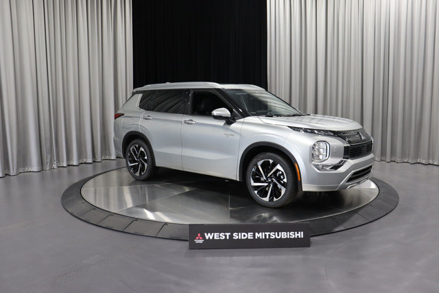 2025 Mitsubishi Outlander PHEV GT in Cars & Trucks in Edmonton