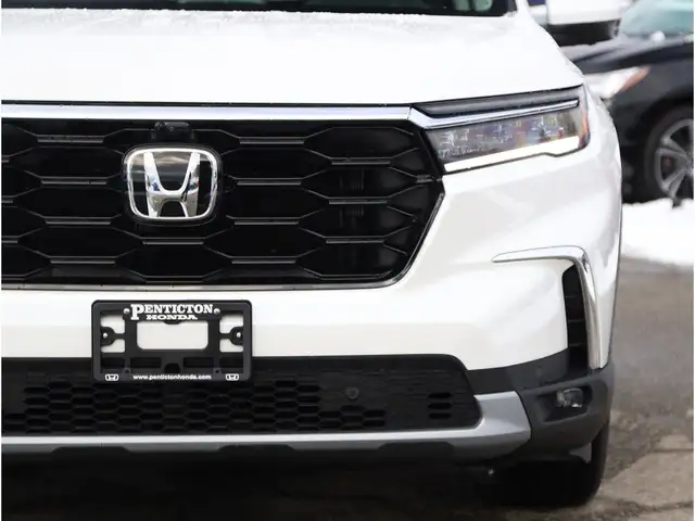 2025 Honda Pilot Touring - Navigation / Backup Camera / Sunroof in Cars & Trucks in Penticton - Image 8