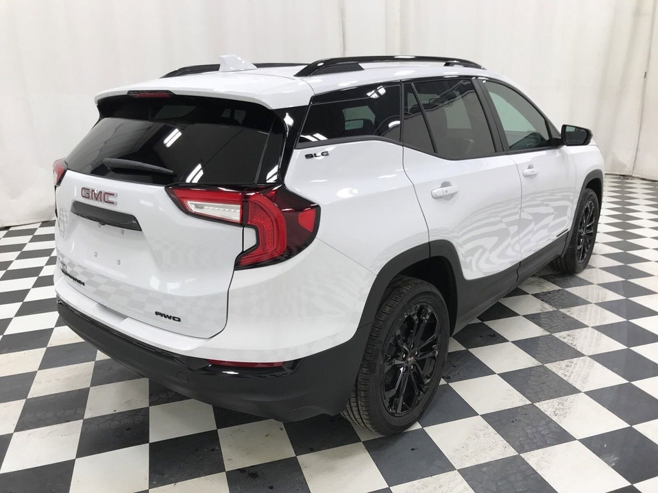  2022 GMC Terrain SLE