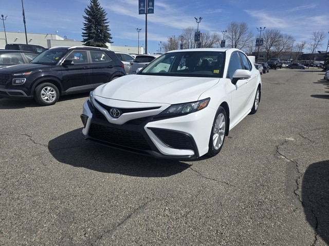 2022 Toyota Camry SE in Cars & Trucks in Calgary - Image 3