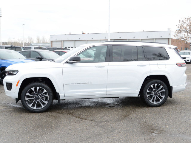 2024 Jeep Grand Cherokee L OVERLAND in Cars & Trucks in Calgary - Image 3