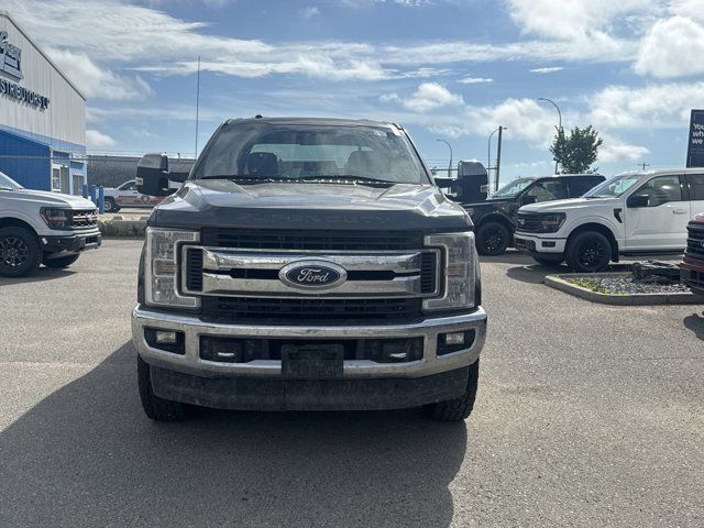 2018 Ford Super Duty F-350 SRW XLT - GAS in Cars & Trucks in Calgary - Image 3