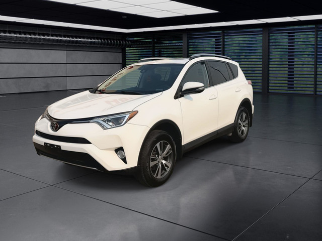2017 Toyota RAV4 XLE l Sunroof l Navigation l 17 Inch Alloy Whee in Cars & Trucks in Calgary - Image 4