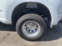 MAX TOW PACKAGE -inc: Centre Stop Lamp w/Cargo Camera Rear Auto-Levelling Air Suspension 3 Reflectin... (image 7)